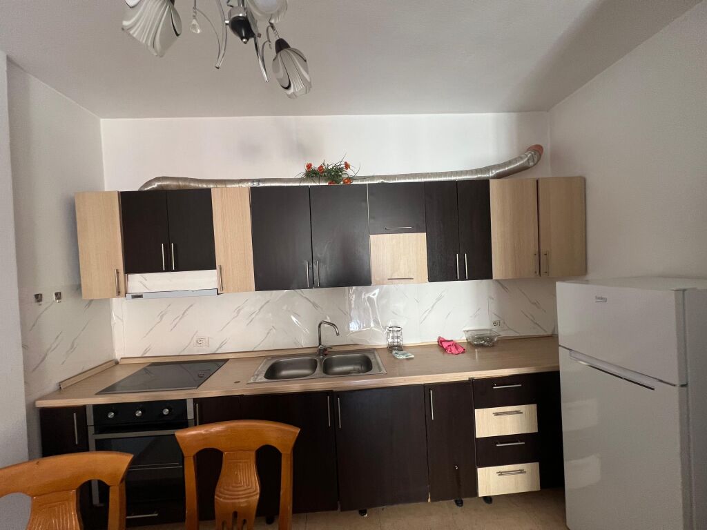 2+1 In Affitto, Astir, Hotel Marinaj