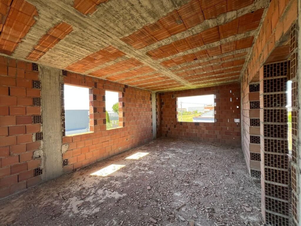 VILLA IN VENDITA 2 PIANI 1200 M2 TERRENO XHAFZOTAJ DURRES 115000 EURO