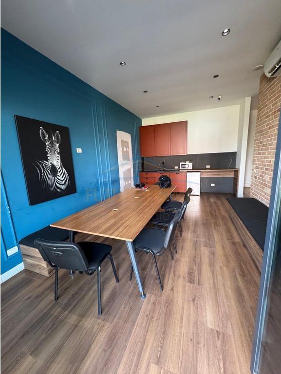Qera,Ambient per Zyra,Rezidenca Future Home,Unaza e Re