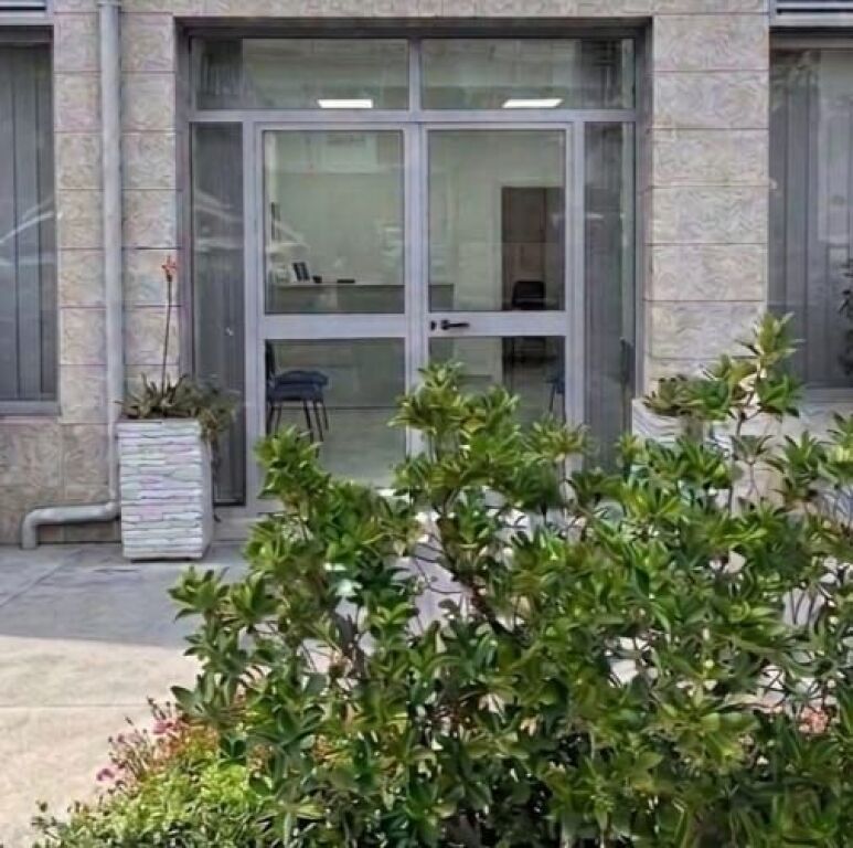 NEGOZIO IN VENDITA VIA MIHAL GRAMENO 150.000 EURO