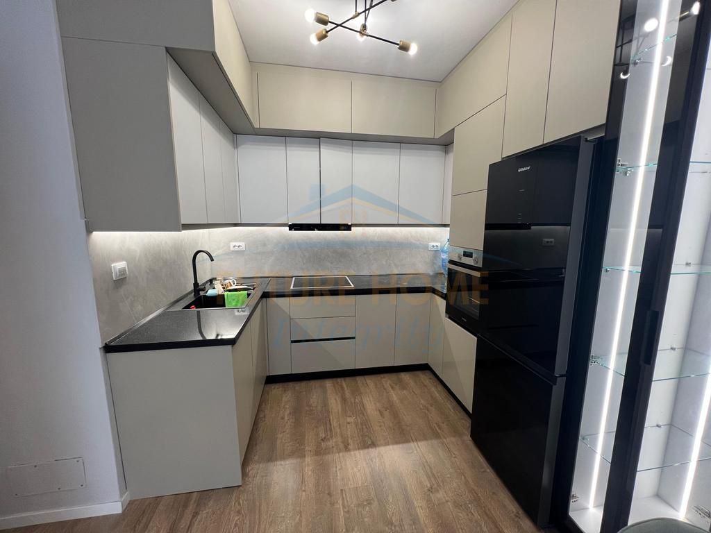 Qera, Apartament 1+1+Post Parkimi, Kompleksi E-88, Tiranë.