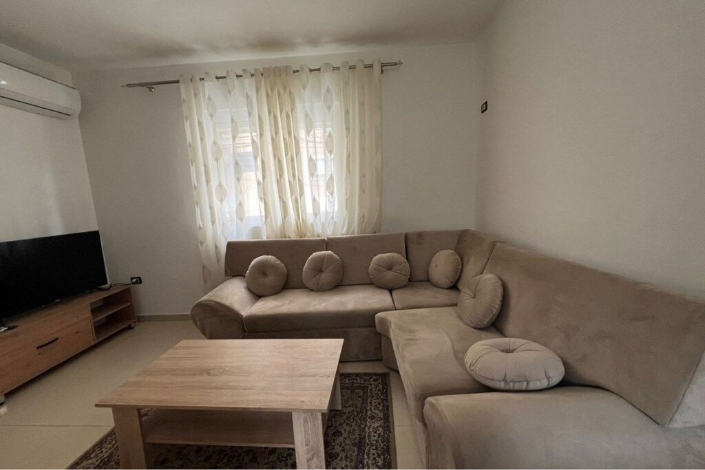 Apartament 1+1+Verandë për Qira tek Fortuzi!