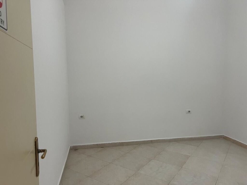 Shitje | Ambjent Biznesi | Astir | 135000 €