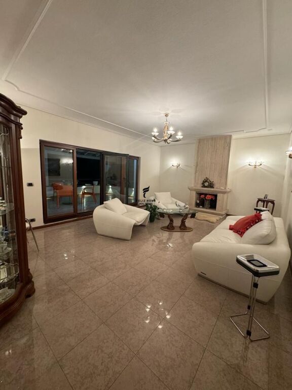 UFFICIO IN AFFITTO 202 M2 VIA ELBASAN 130.000 LEKE FH-73480