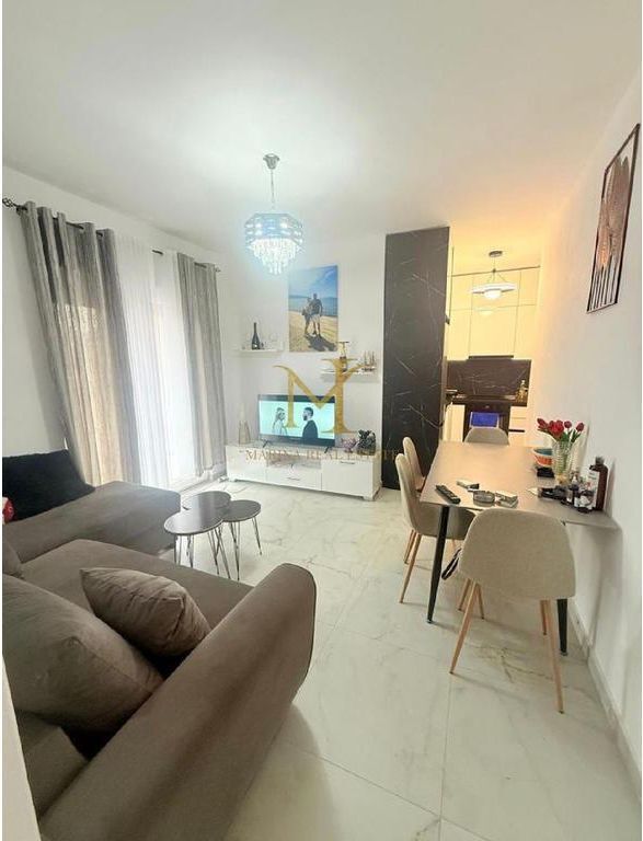 Shitet Apartament 1+1 Ne Golem , Ndertim i Ri !