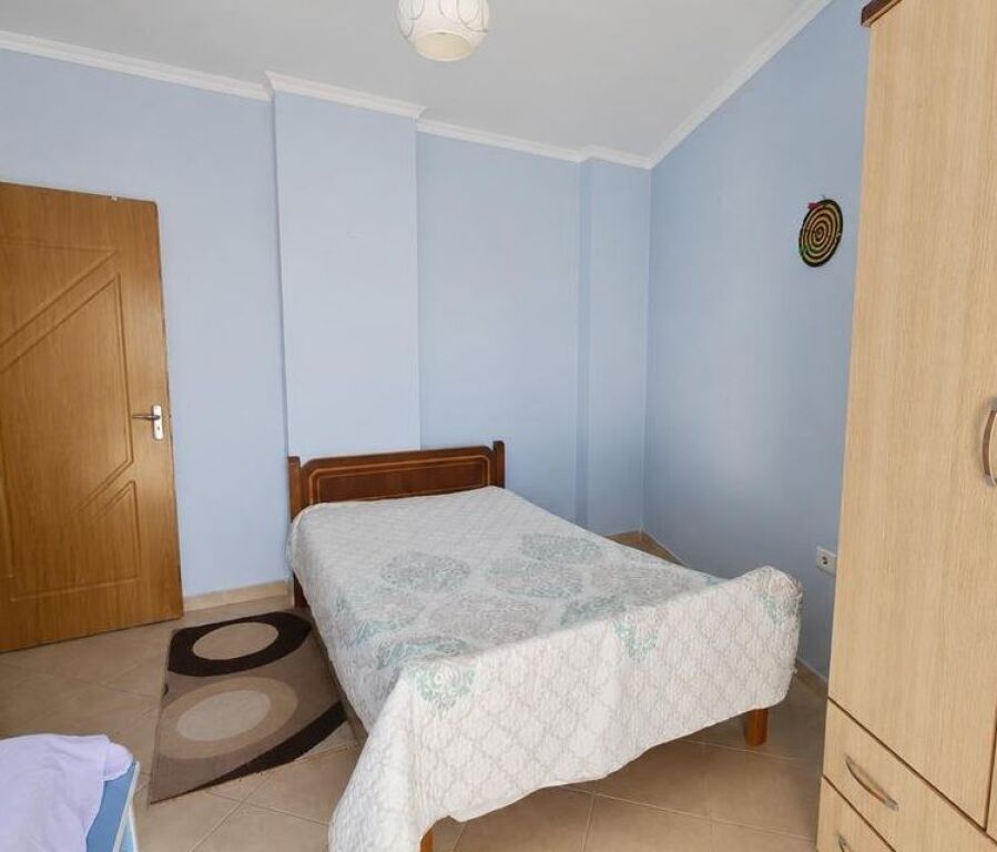 JEPET ME QIRA APARTAMENT 2+1 NE FRESK!!
