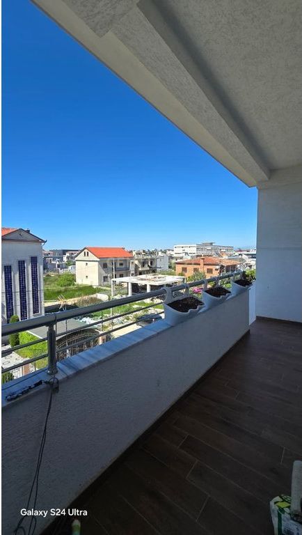 Villa su 3 piani in vendita a Durrës, !!