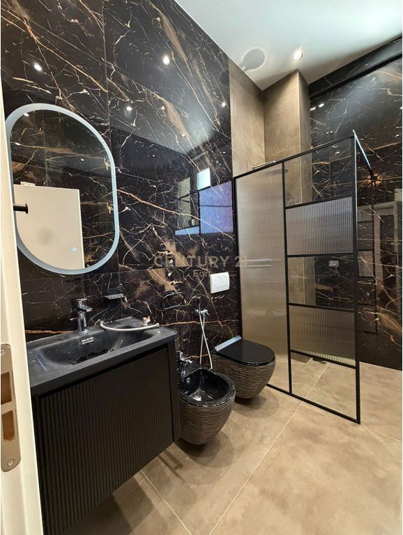 PËR SHITJE APARTAMENT 2+1+2 BANJO DHE VERANDË, SEFER EFENDIU, DURRËS!