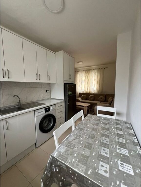 Apartament 1+1+Verandë për Qira tek Fortuzi!