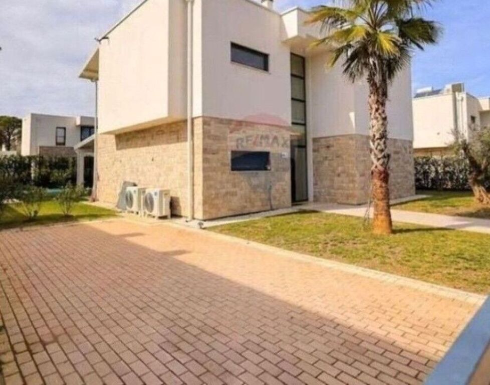 Vilë - Për Shitje - San Pietro, Durrës(ID: 530281030-999)