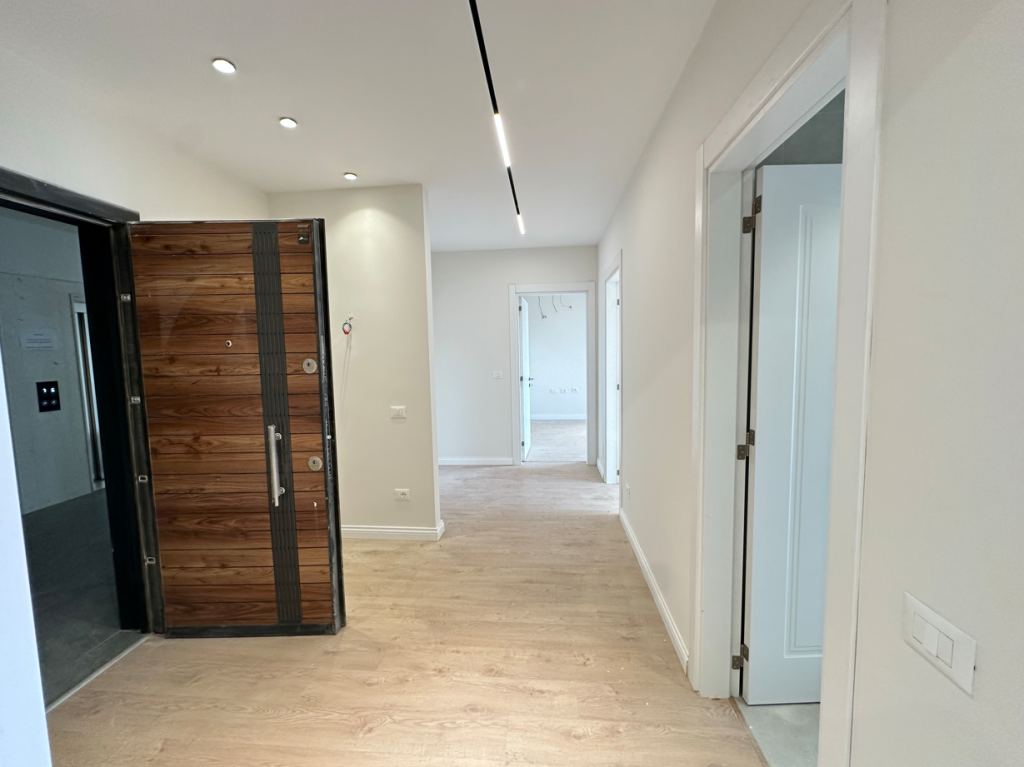 For sale, 2+1 Apartment, New Boulevard, Tirana. Empire68975