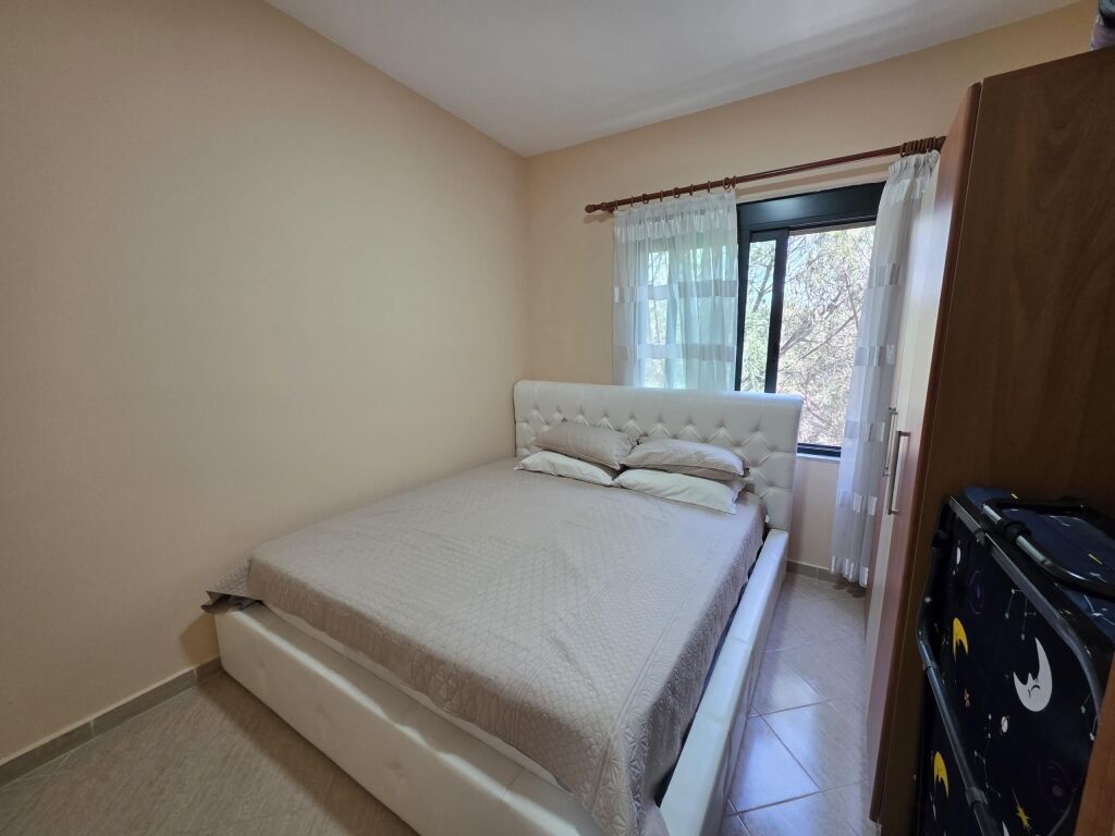 In Qerret, 1+1 Apartment for Long-Term Rent