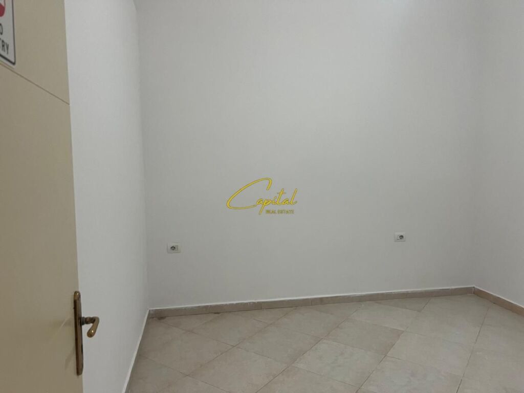 SHITET AMBIENT BIZNESI 73 M2 ASTIR 135.000 EURO