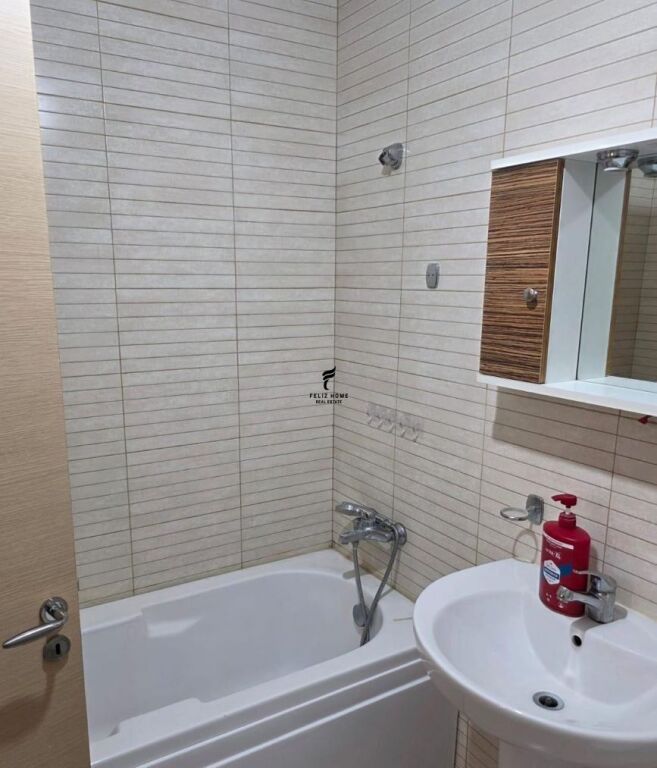 UFFICIO IN AFFITTO 105 M2 21 DHJETORI 65.000 LEKE FH-73448