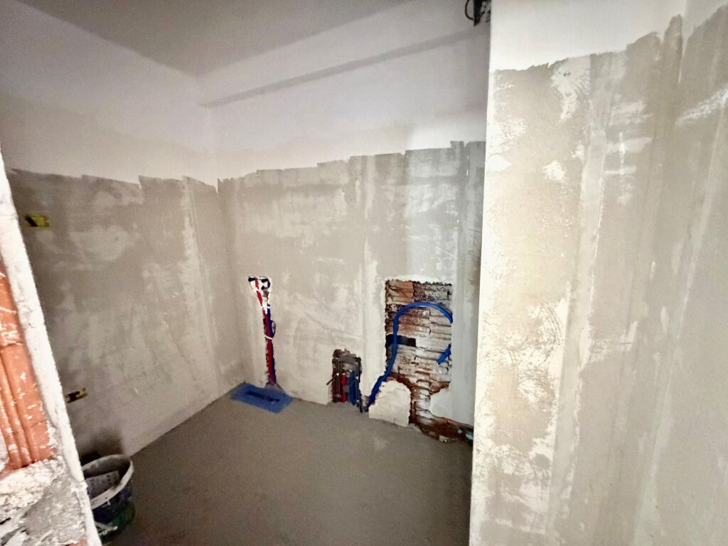 APARTAMENT 2+1+2 PËR SHITJE PASKUQAN