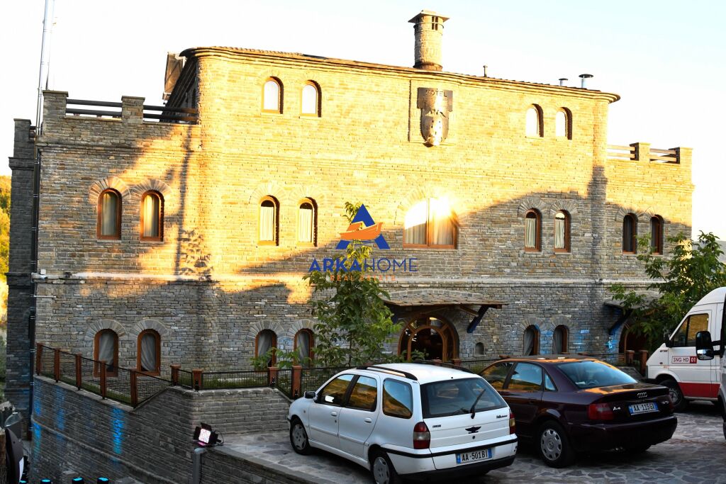 SHITET RESORT 1440M2 "SHESHI MAMICA, PETRELE" 4.000.000 EURO