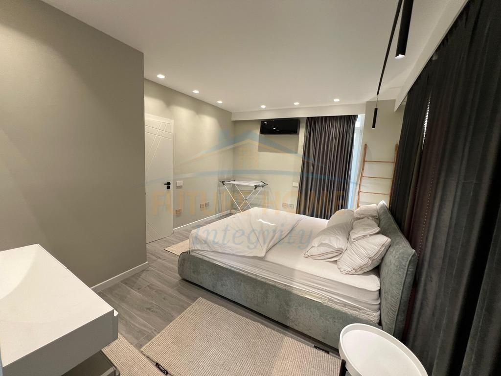 Shitet, Apartament 1+1+Verandë+Garderobë, Sauk, Tiranë.
