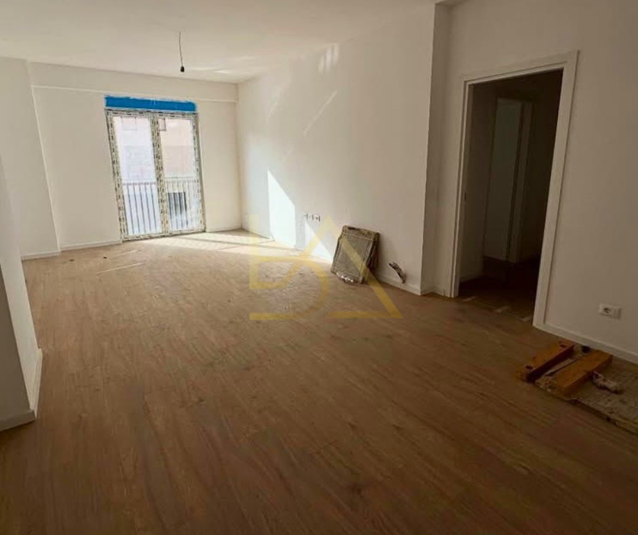 Shitet Apartament – Bulevardi i Ri, Tiranë