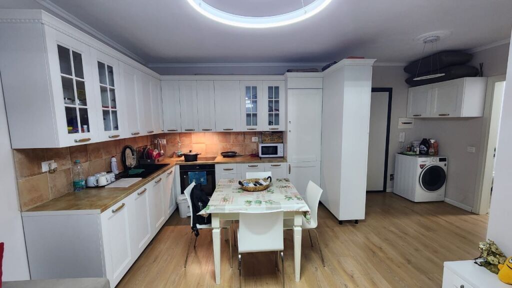 Apartament 1+1 per shitje ne Yzberisht !
