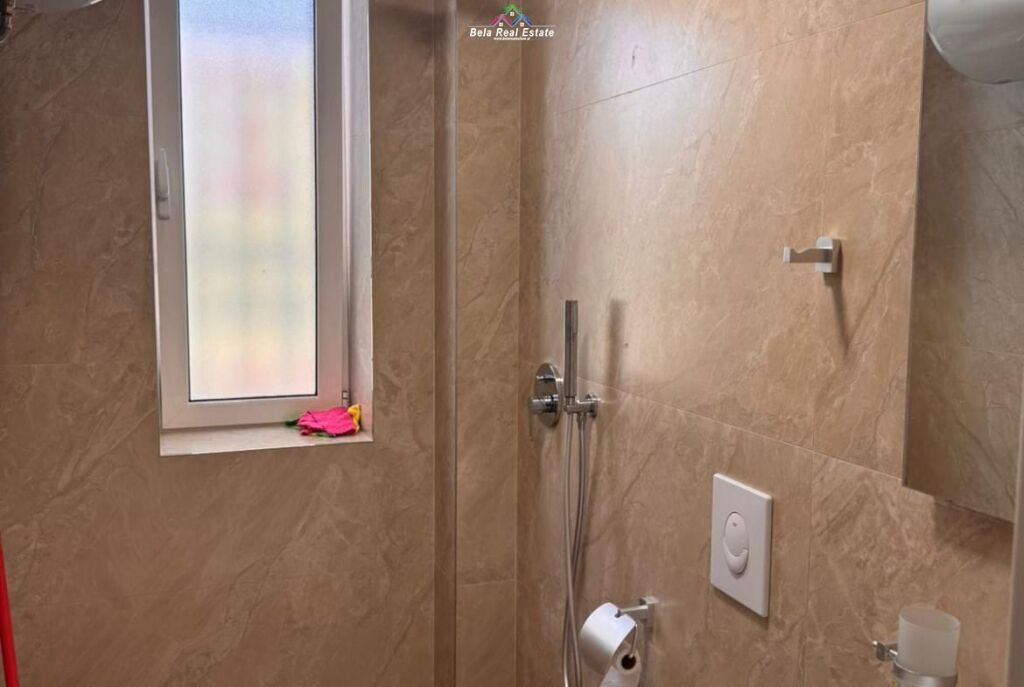 Zyre Me Qera 1+1 Tek 21 Dhjetori (ID BZ2951) Tirane