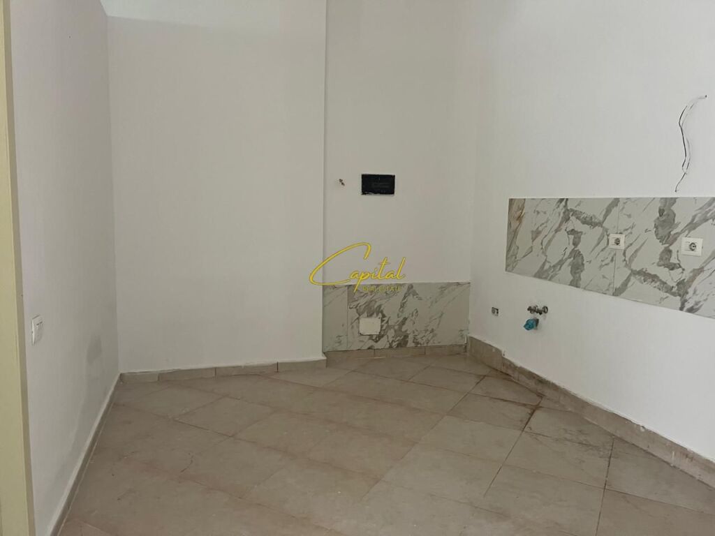 SHITET AMBIENT BIZNESI 73 M2 ASTIR 135.000 EURO