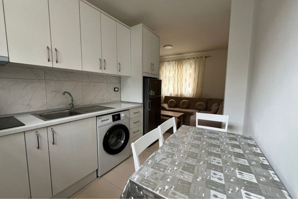 Apartament 1+1+Verandë për Qira tek Fortuzi!