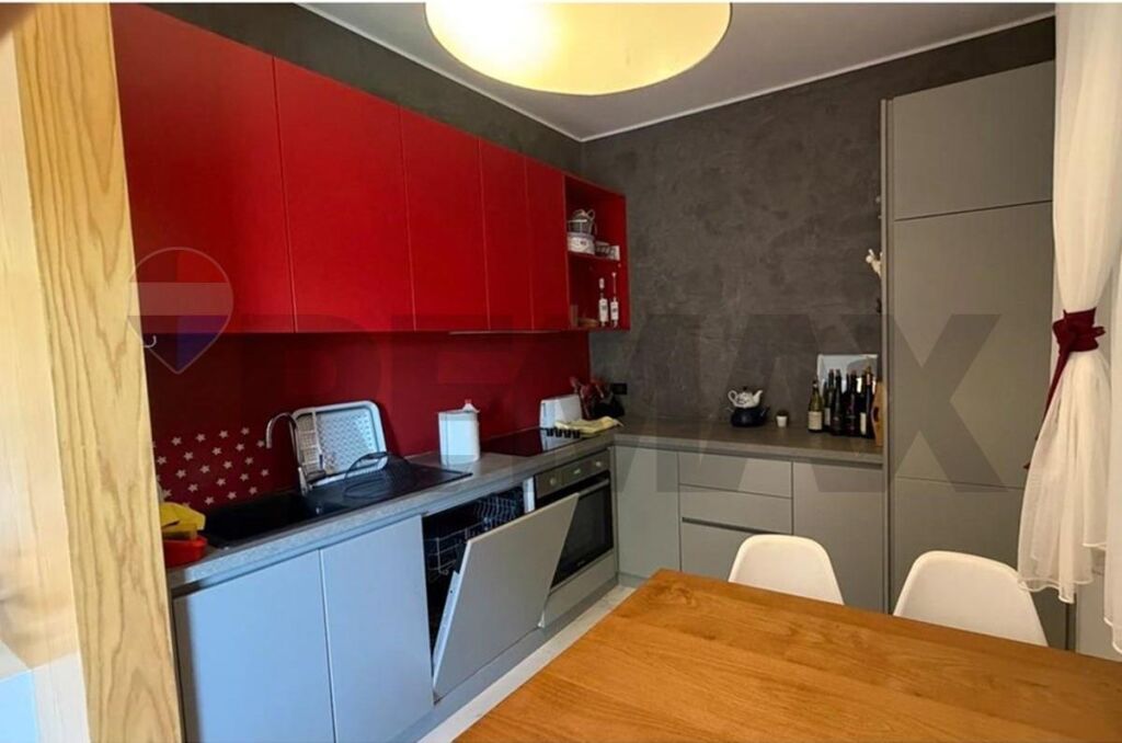SHITET, APARTAMENT 2+1+2+ PARKIMI, GJIRI I LALZIT