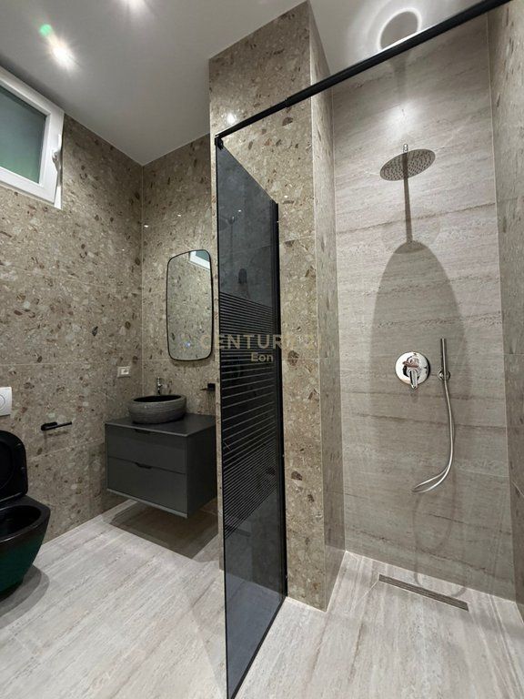 PËR SHITJE APARTAMENT 2+1+2 BANJO DHE VERANDË, SEFER EFENDIU, DURRËS!