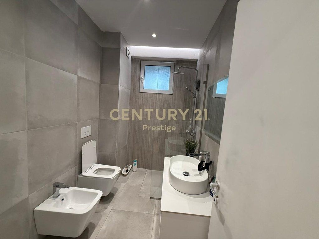 APARTAMENT 2+1+2 NE SHITJE, PRANE RADISSONIT, LIQENI I THATE!