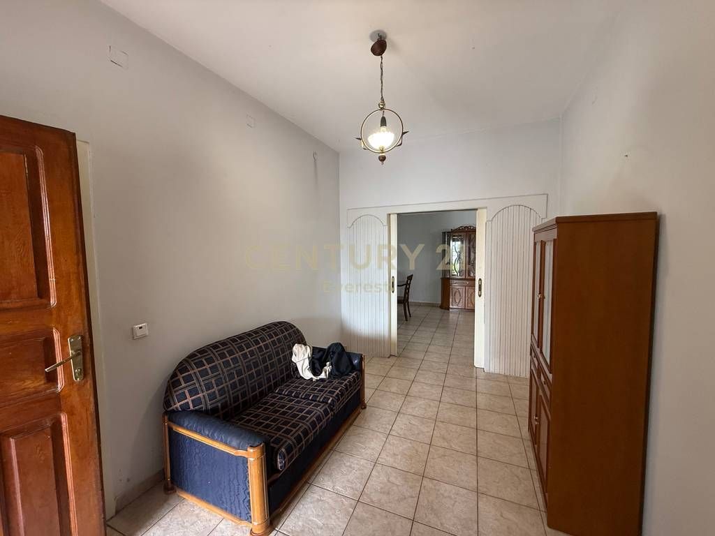 KODRA E PRIFTIT, SHESIM SHTEPI PRIVATE 195,000 € Sip. Totale  356m2