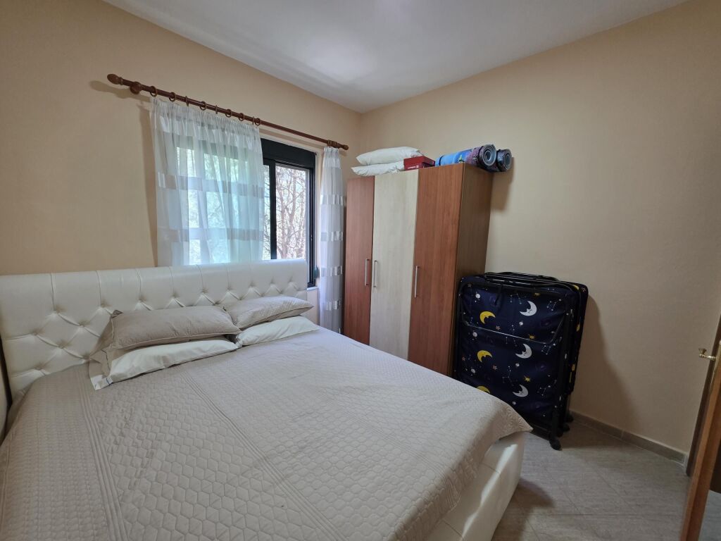 In Qerret, 1+1 Apartment for Long-Term Rent