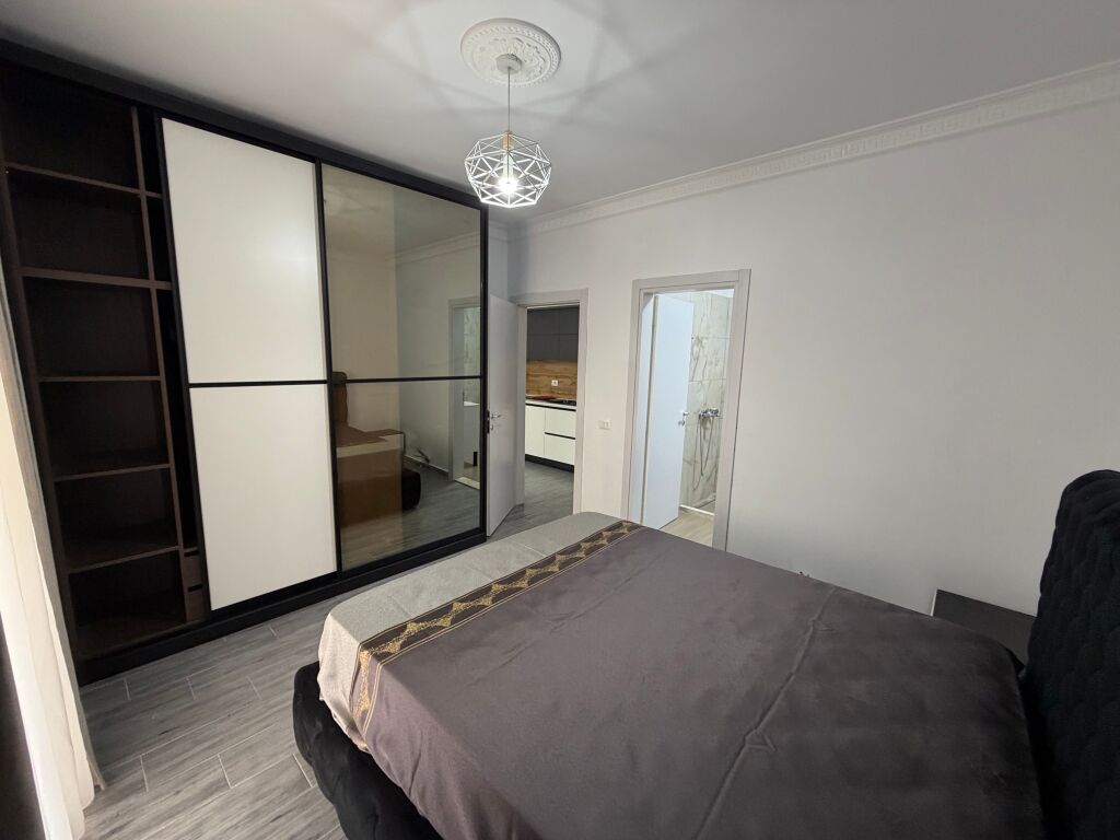 🏡 Appartamento 2+1+2 in affitto  55,000 lekë  📍 Zona: Yzberisht / Grand Gallery