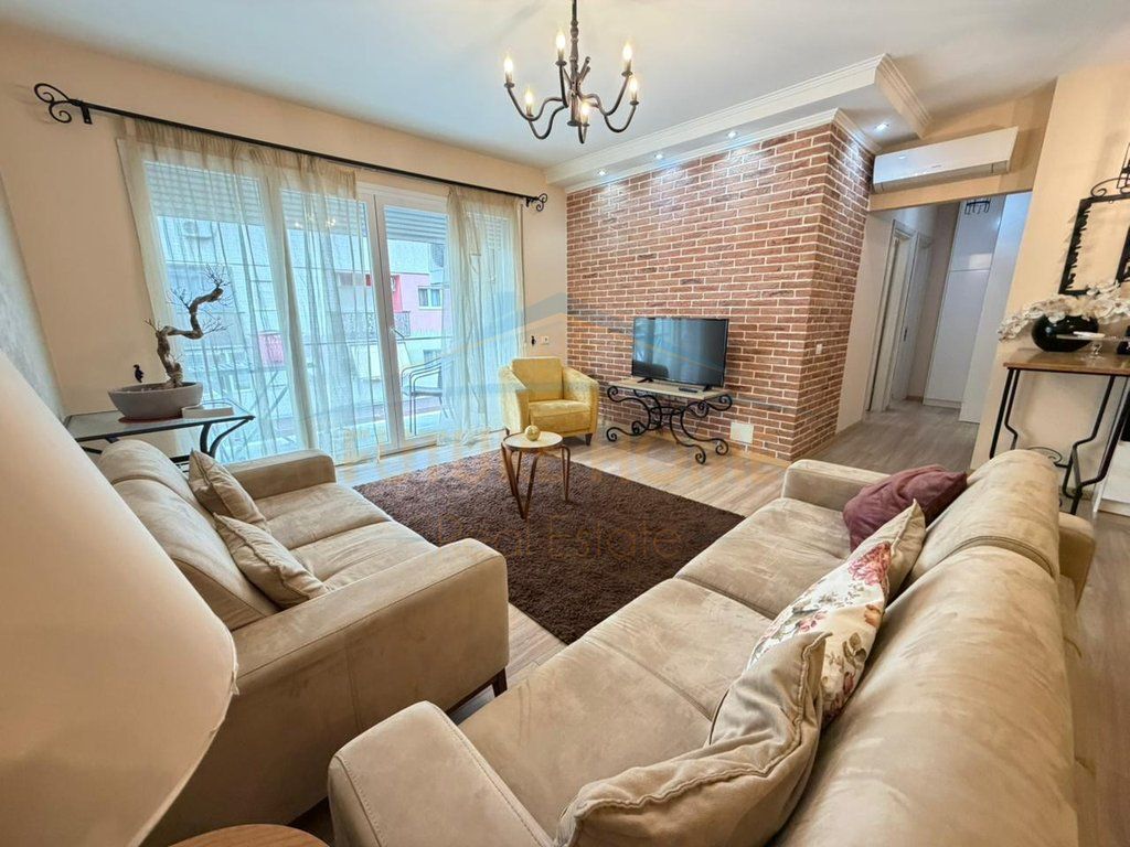 Qera, Apartament 3+1+2, Zogu i Zi, Tirane 1,000 €