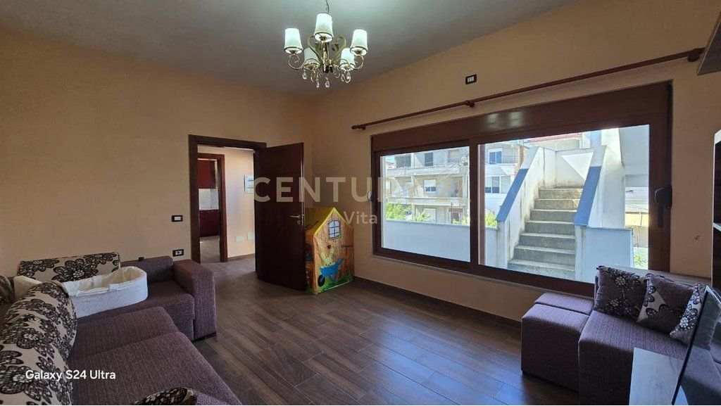 Villa su 3 piani in vendita a Durrës, !!