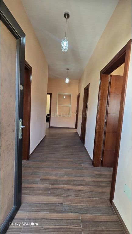 Villa su 3 piani in vendita a Durrës, !!