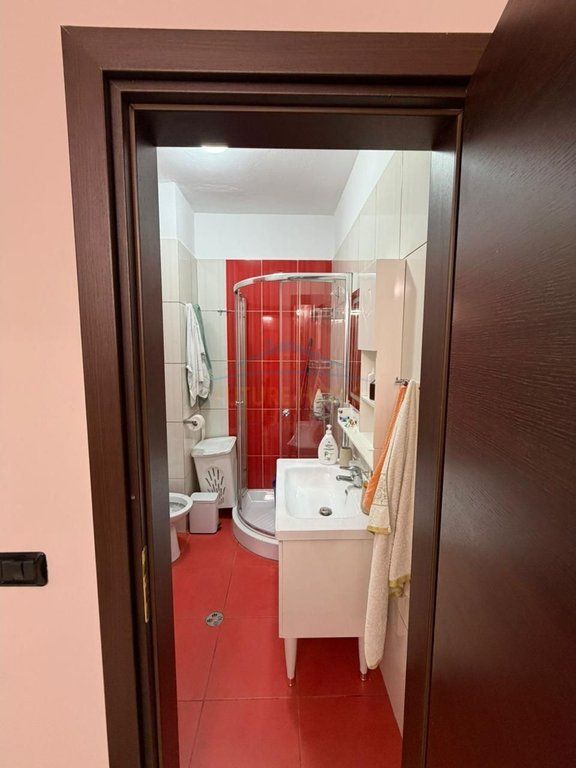 Qera , Apartament 2+1 , Sheshi Willson , Tirane