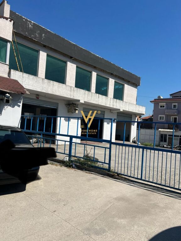 SI AFFITTA IMMOBILE COMMERCIALE 1.500 M2 A VORE 2.500 EURO
