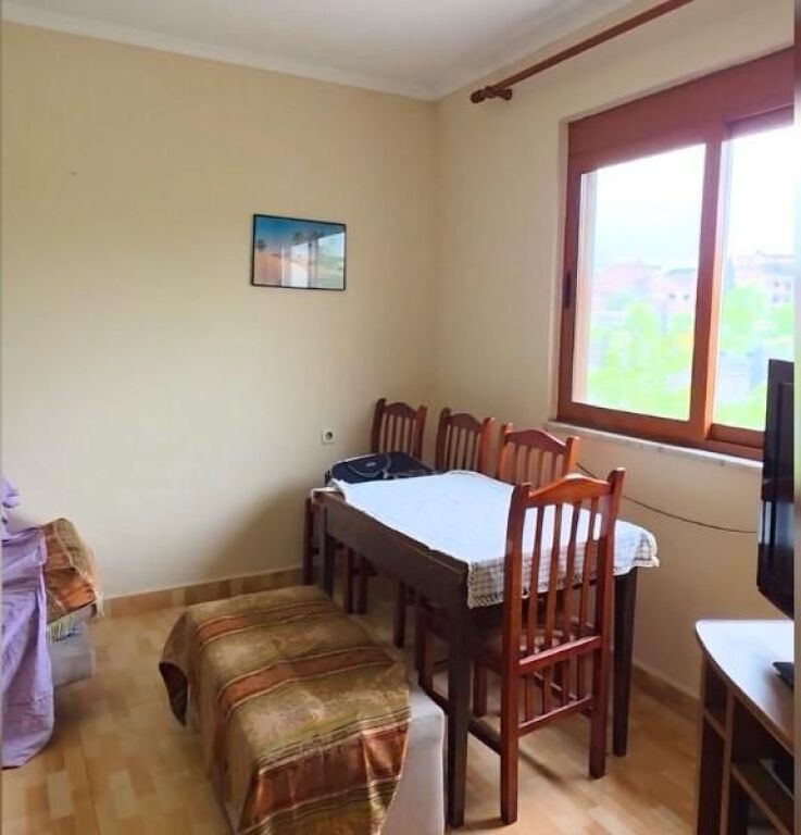 Tek Rruga Irfan Tomini Shitet Apartament 1+1 Me Çmim Okazion