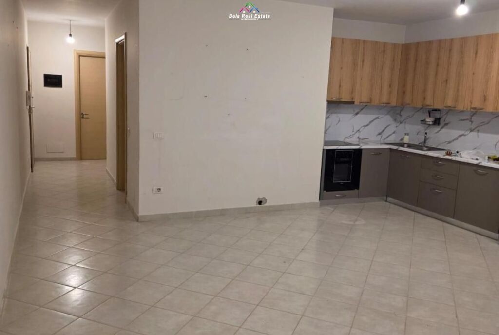 Zyre Me Qera Tek 21 Dhjetori (ID BZ2950) Tirane