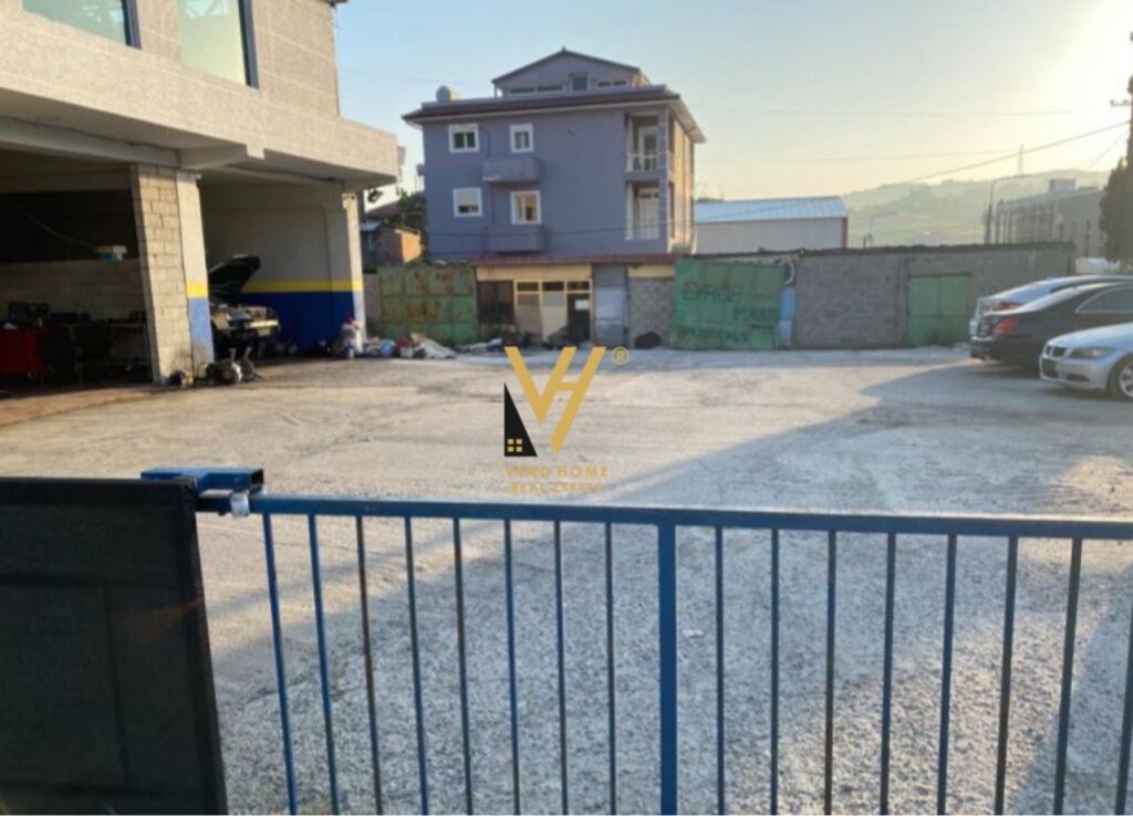 SI AFFITTA IMMOBILE COMMERCIALE 1.500 M2 A VORE 2.500 EURO