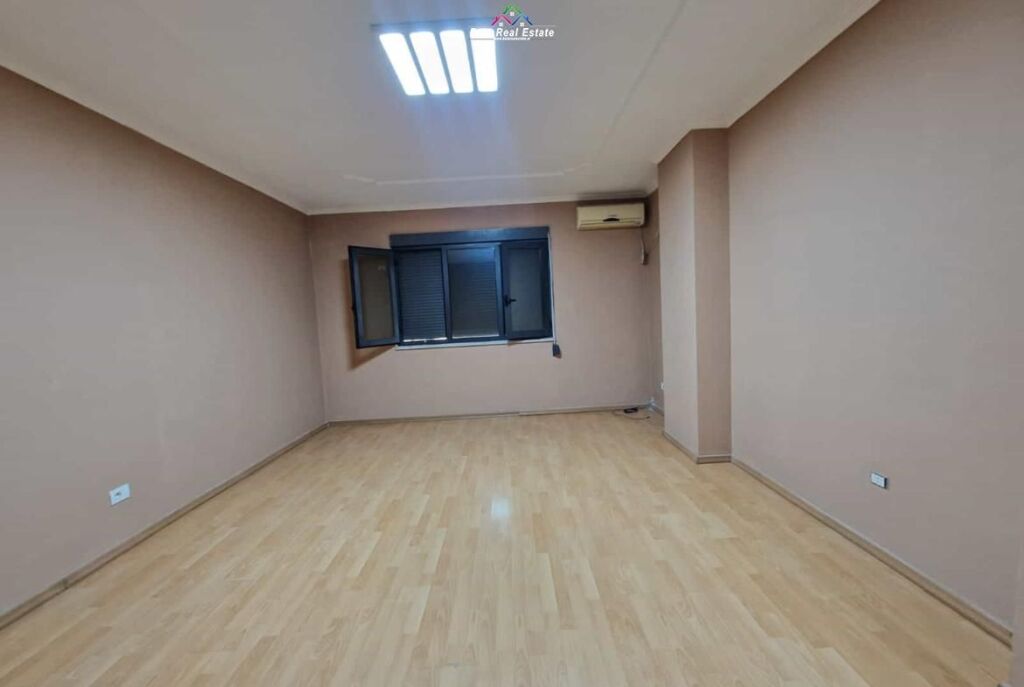 Zyre Me Qera 2+1 Ne Qender (ID BZ2519) Tirane