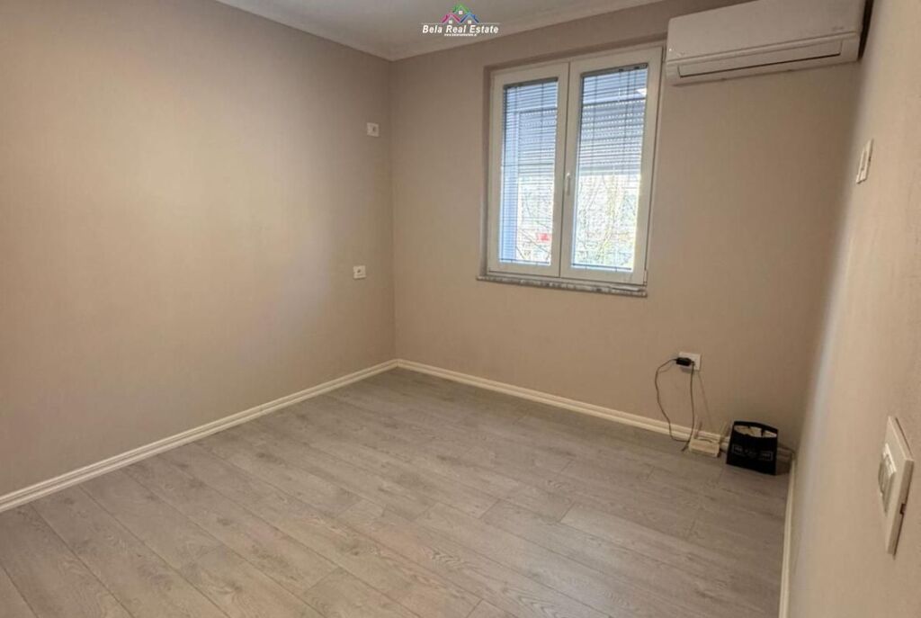 Zyre Me Qera 1+1 Tek 21 Dhjetori (ID BZ2951) Tirane