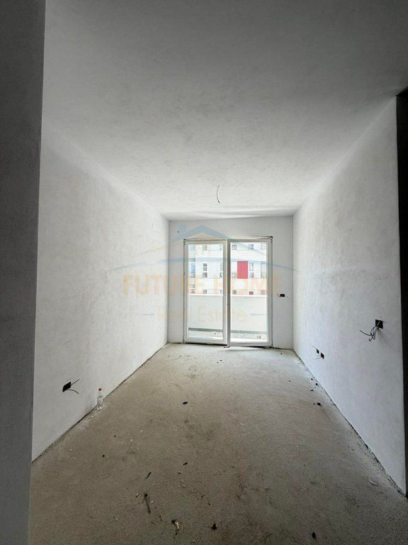 Shitet apartament 1+1 Univers City