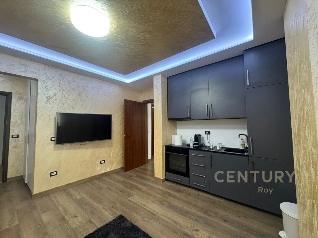 SHITET APARTAMENT 2+1 VIJE E PARE ME DETIN NE MALIN E ROBIT , DURRES !