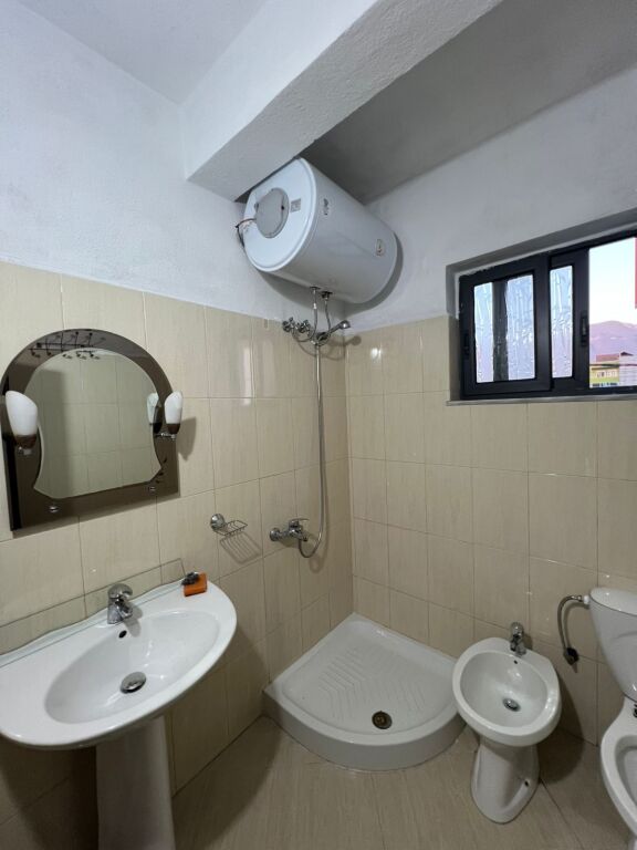 Apartament me qera 1+1 - 📍5 Maj, rruga Lucie Miloti prane shkolles Tirana Jone 400 mije leke