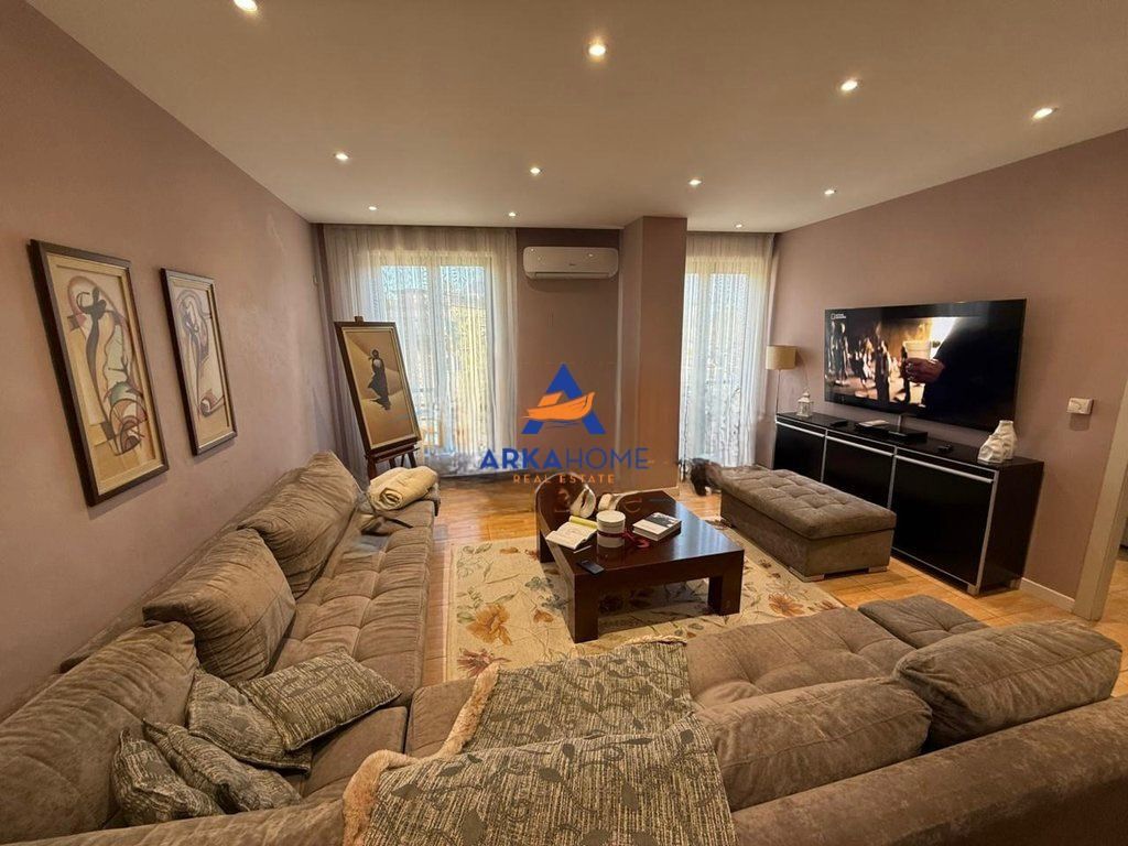 SHITET APARTAMENT 2+1+BALLKON "TE ZOGU I ZI" 230.000 EURO