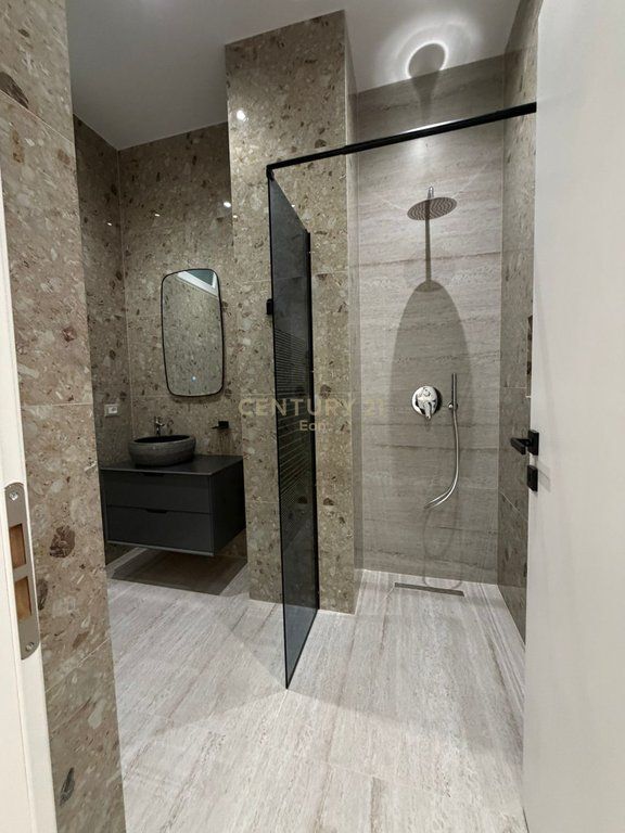 PËR SHITJE APARTAMENT 2+1+2 BANJO DHE VERANDË, SEFER EFENDIU, DURRËS!