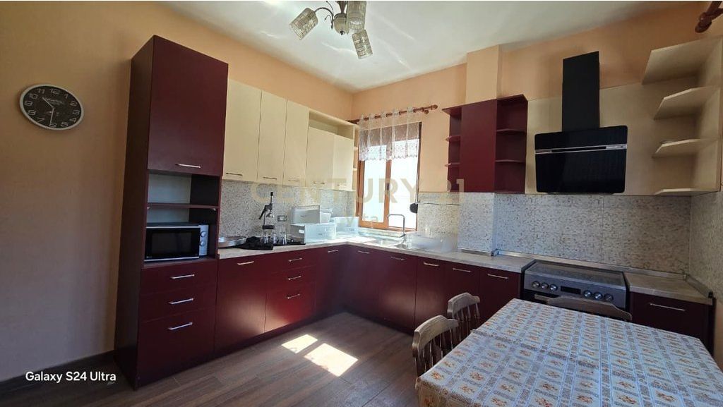 Villa su 3 piani in vendita a Durrës, !!