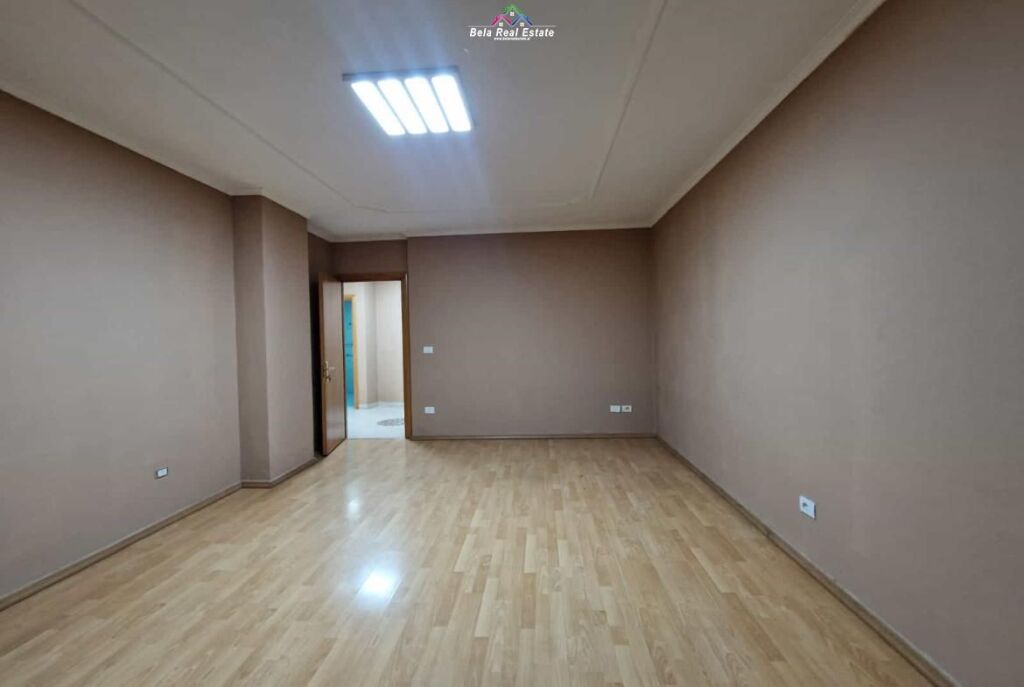Zyre Me Qera 2+1 Ne Qender (ID BZ2519) Tirane