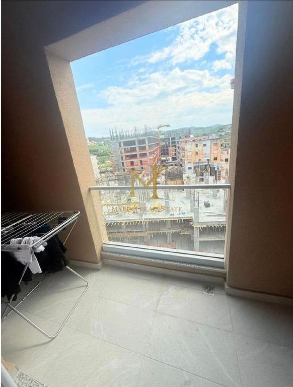 Shitet Apartament 1+1 Ne Golem , Ndertim i Ri !